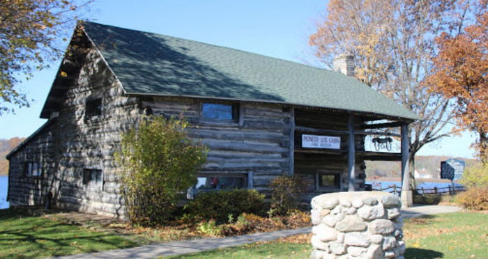 Pioneer Log Cabin Museum (Halfway House Museum, Pioneer Log Cabin) - Web Listing